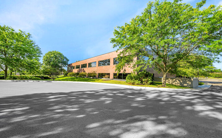 Pictures of Office property located at Naperville Rd, Wheaton, IL 60189 for sales - image #1