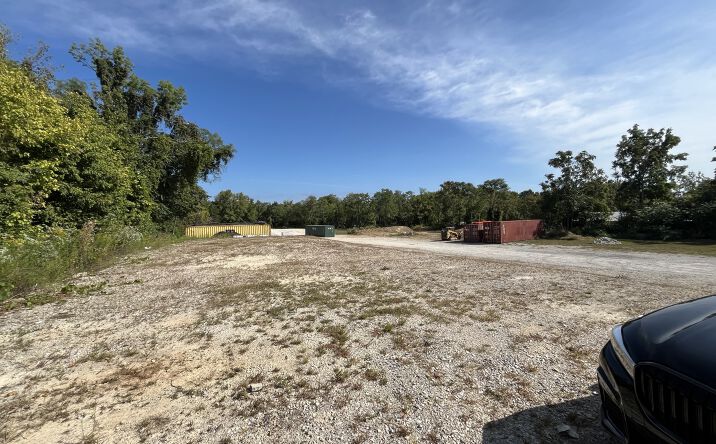 Pictures of Land property located at 1020 W Allen St, Bloomington, IN 47403 for sales - image #1