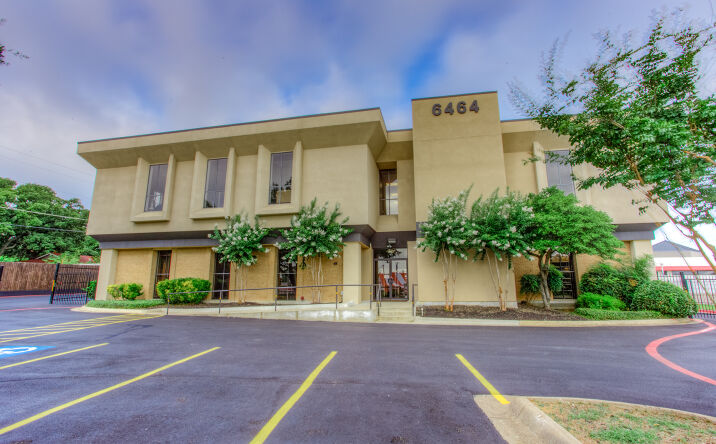 Pictures of Office property located at 6464 Brentwood Stair Rd, Fort Worth, TX 76112 for sales - image #1