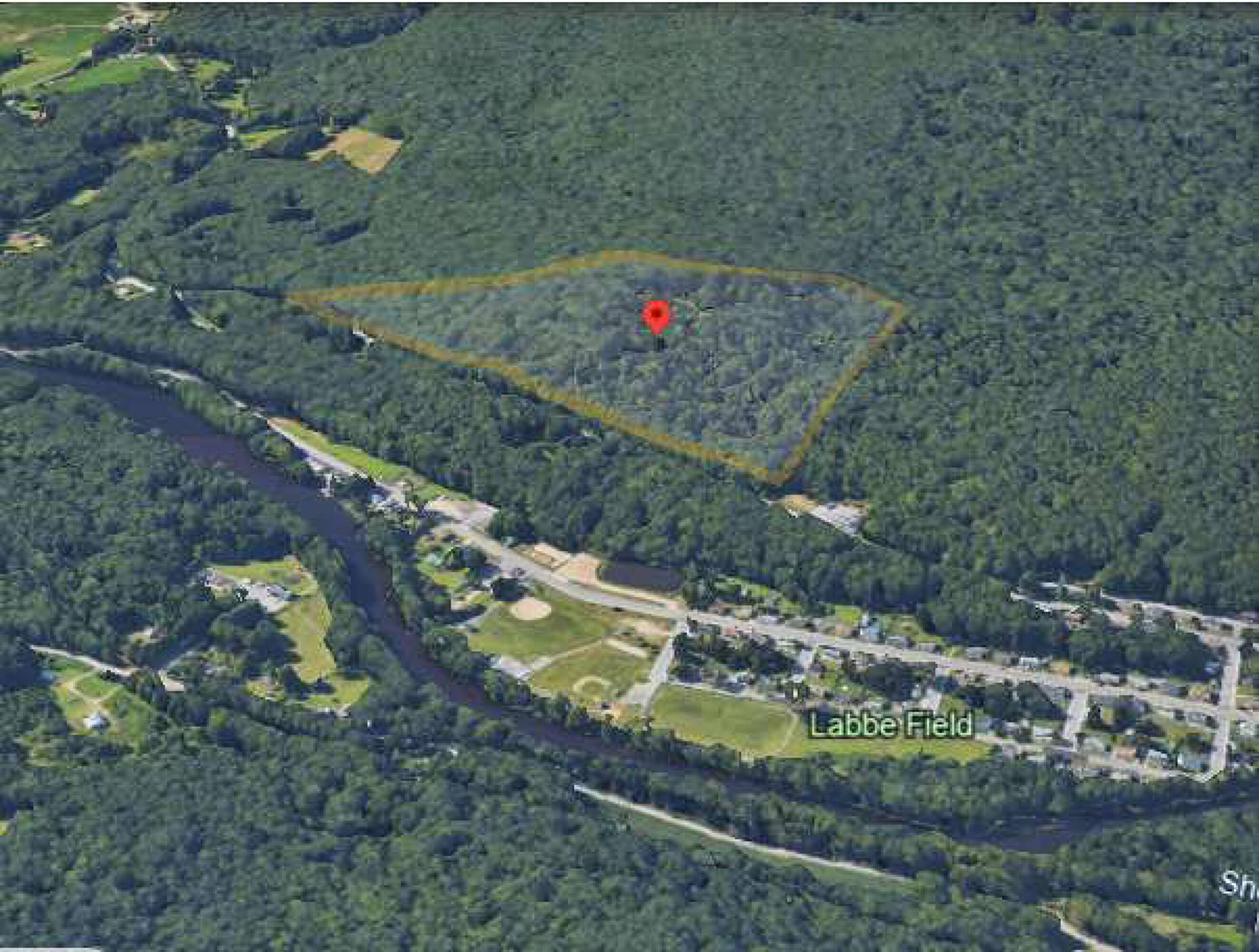245 High St, Sprague, CT 06330