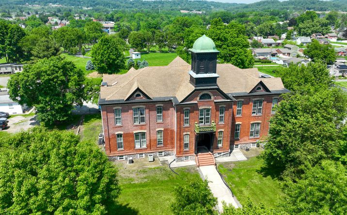 Pictures of Multifamily property located at 745 Manor St, Columbia, PA 17512 for comps - image #1