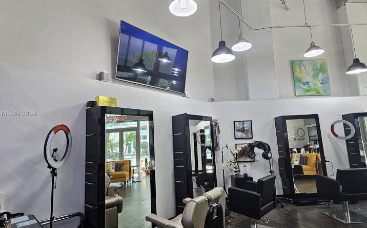Pictures of Business for Sale, Retail, Office property located at 90 SW 3rd St, Miami, FL 33130 for sales - image #1