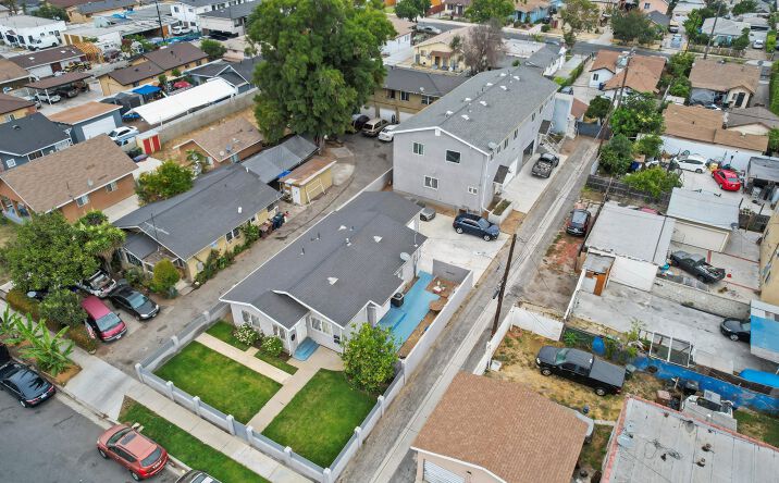 Pictures of Multifamily, Mixed Use property located at 1213 W 93rd St, Los Angeles, CA 90044 for sales - image #1