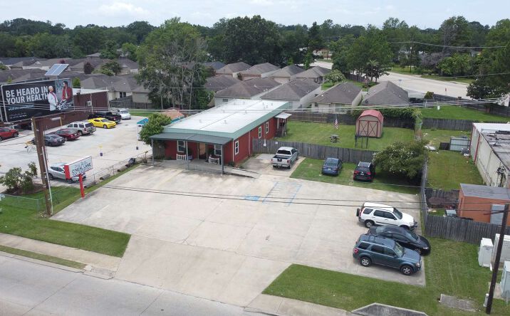 Pictures of Retail property located at 650 O'Neal Lane, Baton Rouge, LA 70816 for sales - image #1