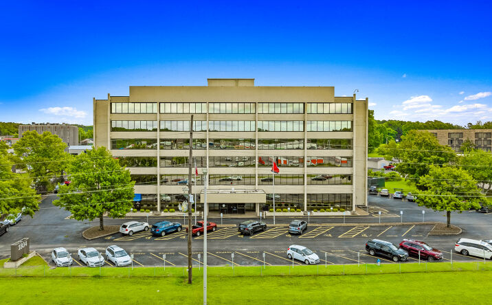 Pictures of Office property located at 1804 Highway 45 Bypass, Jackson, TN 38305 for sales - image #1