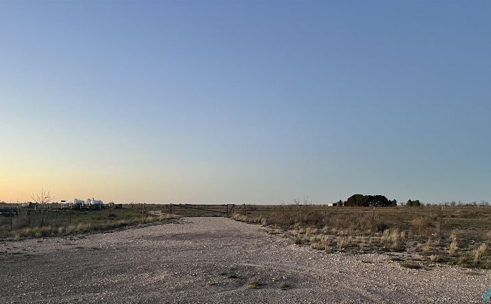 Pictures of Land property located at TBD E Dakota Road, Lovington, NM 88260 for sales - image #1