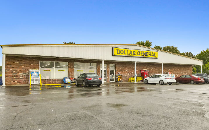 Pictures of Retail property located at 1217 US-45, Eldorado, IL 62930 for sales - image #1