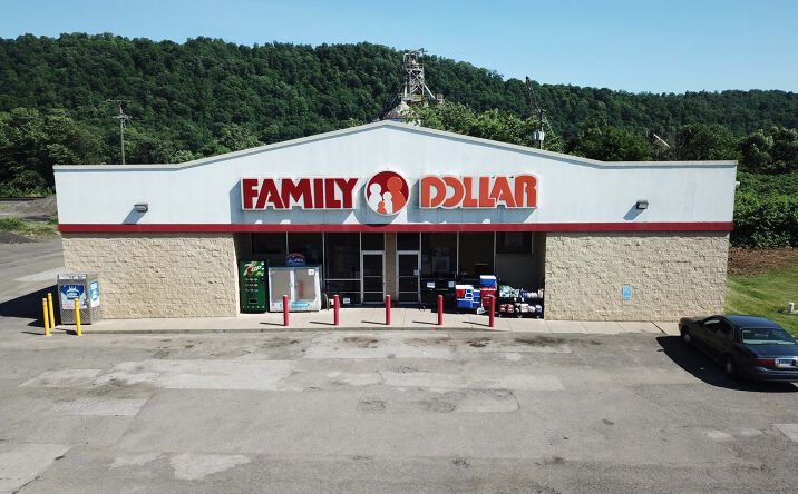 Pictures of Retail property located at 1230 Main St, Wellsville, OH 43968 for sales - image #1