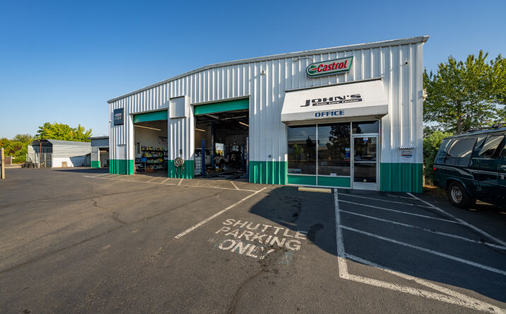 Pictures of Retail property located at 3311 Biddle Rd, Medford, OR 97504 for sales - image #1