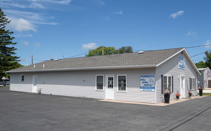 Pictures of Office, Retail property located at 360 N 11th St, Monmouth, IL 61462 for sales - image #1