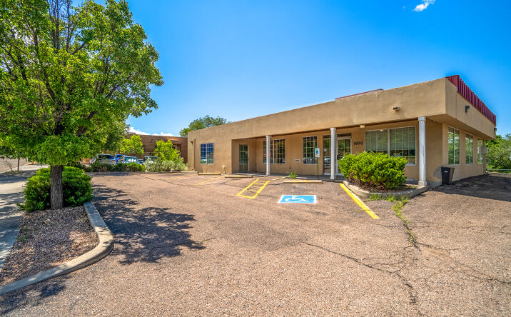 Pictures of Mixed Use, Office, Retail property located at 1892 Plaza Del Sur Dr, Santa Fe, NM 87505 for sales - image #1