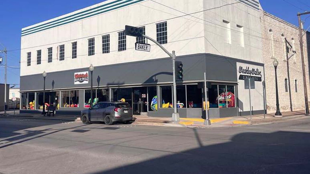 Pictures of Retail property located at 102 Fisk Ave, Brownwood, TX 76801 for sales - image #1
