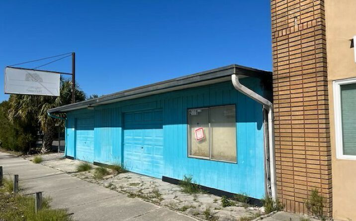 Pictures of Retail, Industrial property located at 2821 Dr Martin Luther King Jr St N, St. Petersburg, FL 33704 for sales - image #1