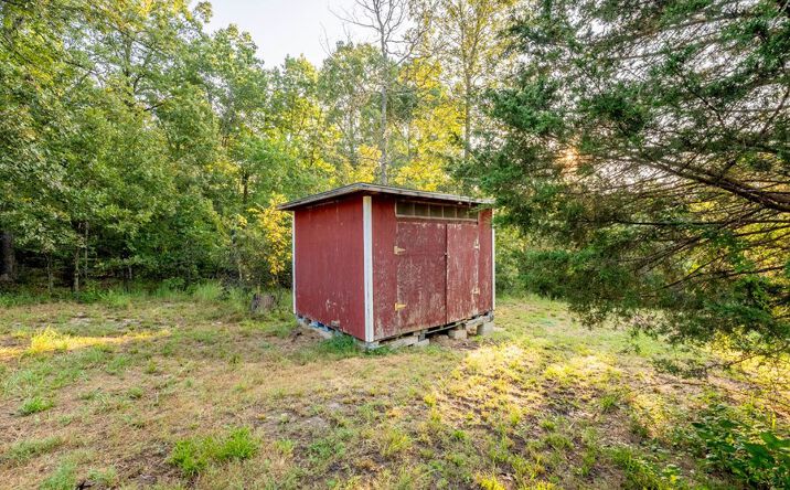 Pictures of Land property located at 1324 County Road 221, Thayer, MO 65791 for sales - image #1
