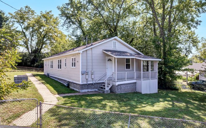 Pictures of Multifamily property located at 617 W Outer Dr, Oak Ridge, TN 37830 for sales - image #1