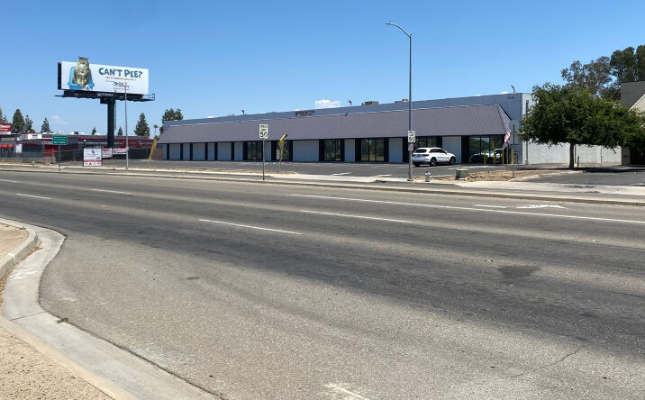 Pictures of Industrial property located at 2546 N Clovis Ave, Fresno, CA 93727 for sales - image #1