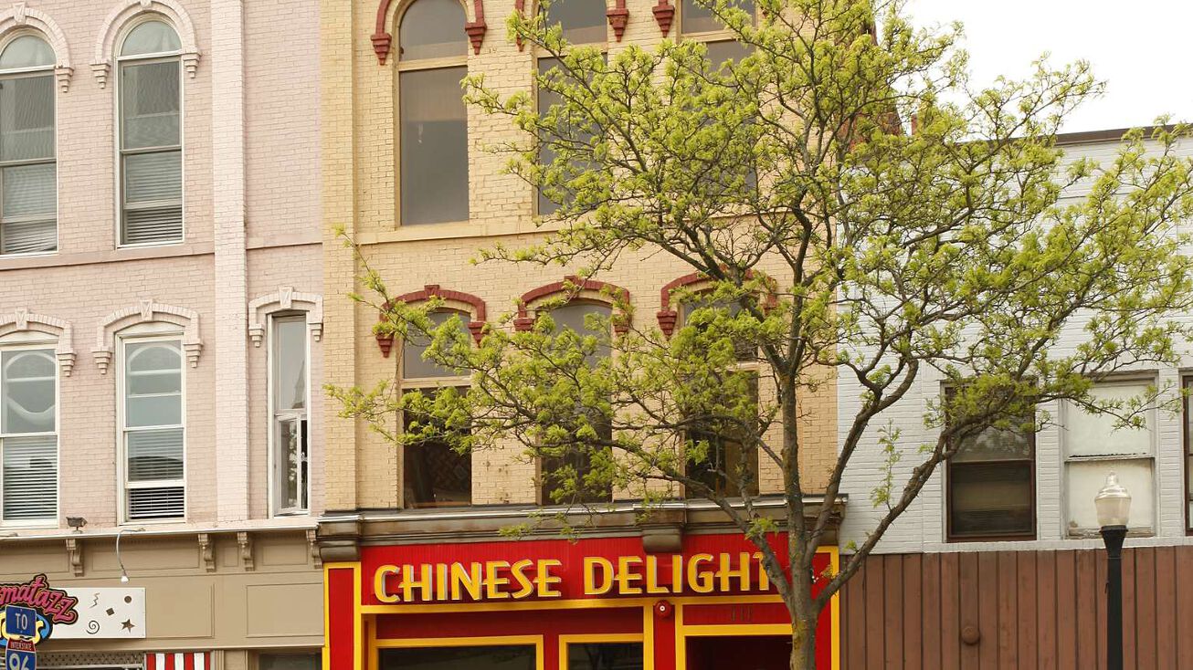 111 W Grand River Ave, Howell, MI 48843