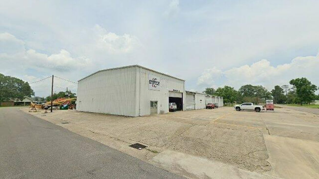 42392 Black Bayou Rd, Gonzales, LA 70737