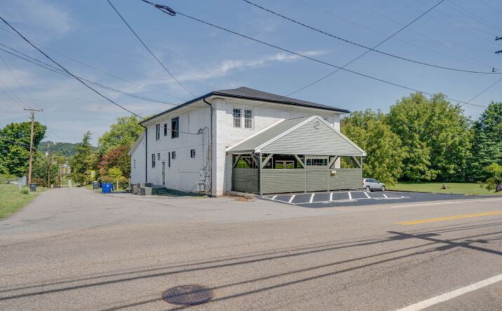 Pictures of Mixed Use, Multifamily, Office property located at 4301 Washington Pike, Knoxville, TN 37917 for sales - image #1