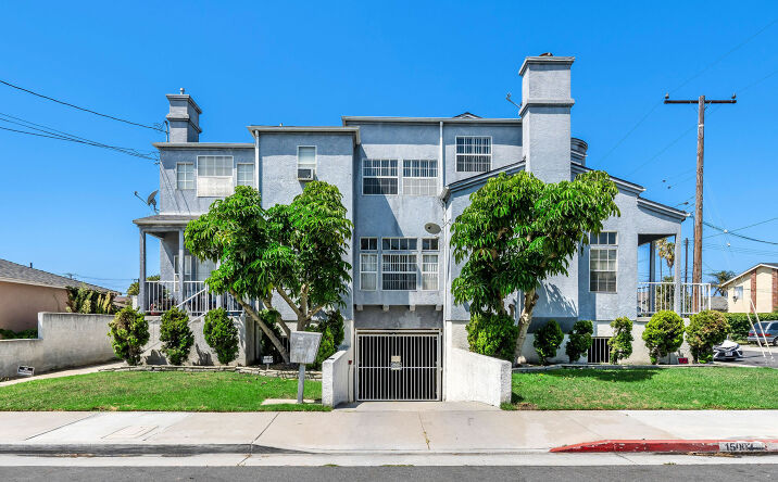 Pictures of Multifamily property located at 15003 Harvard Blvd, Gardena, CA 90247 for comps - image #1