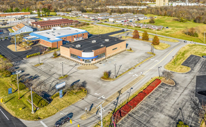Pictures of Retail property located at 2626 Fort Campbell Blvd, Hopkinsville, KY 42240 for sales - image #1