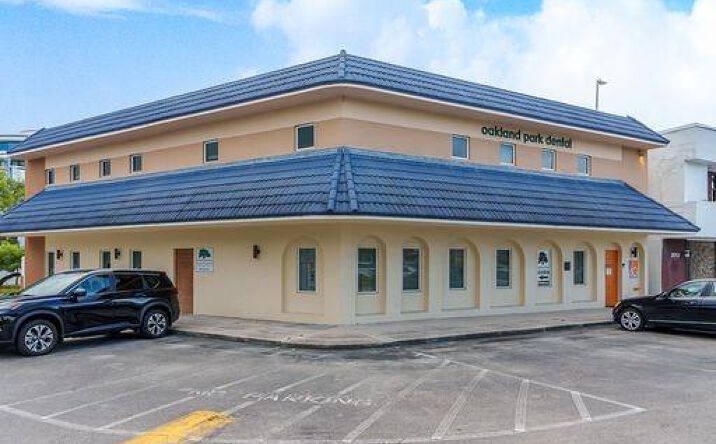 image of property at 3045 N FEDERAL HWY Fort Lauderdale FL 33306-1431
