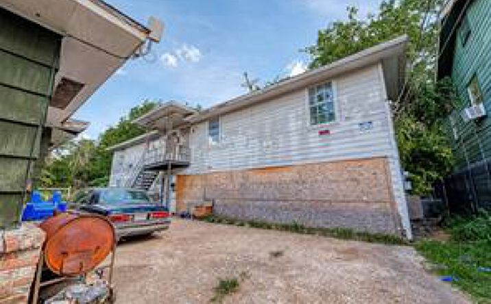 Pictures of Multifamily property located at 3113-1/2 Anita St, Houston, TX 77004 for sales - image #1