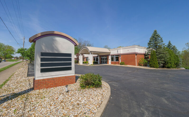 Pictures of Office property located at 240 W Cook Rd, Mansfield, OH 44907 for sales - image #1