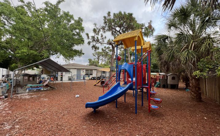 Pictures of Mixed Use, Special Purpose property located at 1602 Banyan Dr, Venice, FL 34293 for sales - image #1