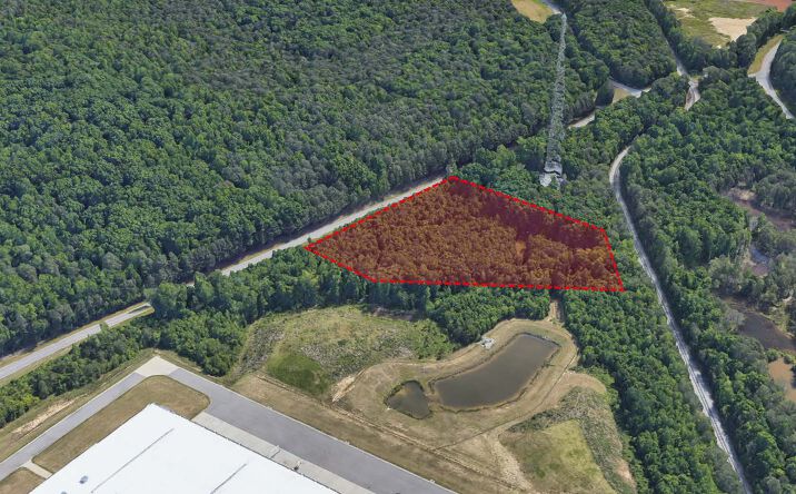 Pictures of Land property located at 2751 Bermuda Hundred Rd, Chester, VA 23836 for sales - image #1