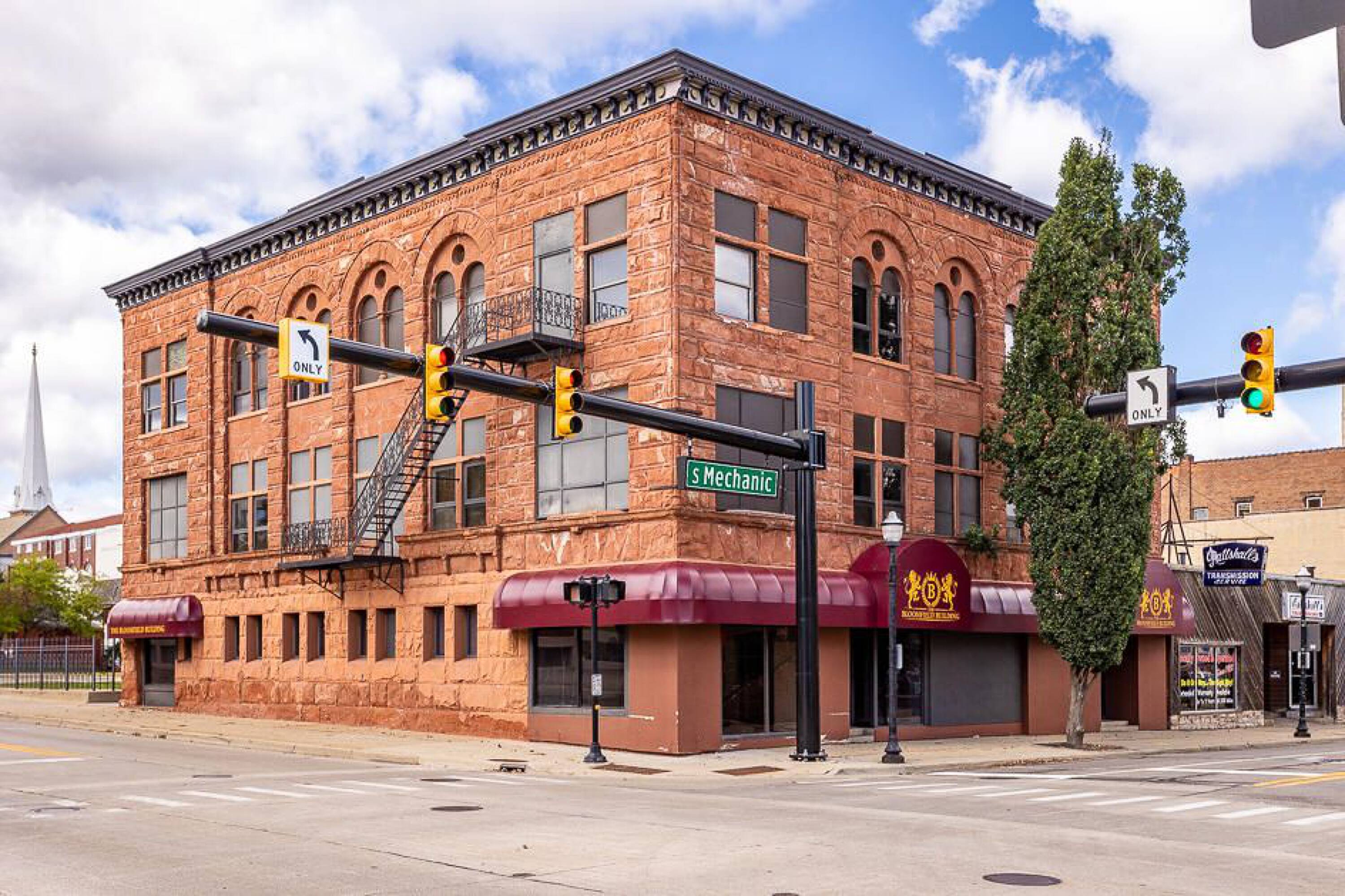 100 W Washington Ave, Jackson, MI 49201