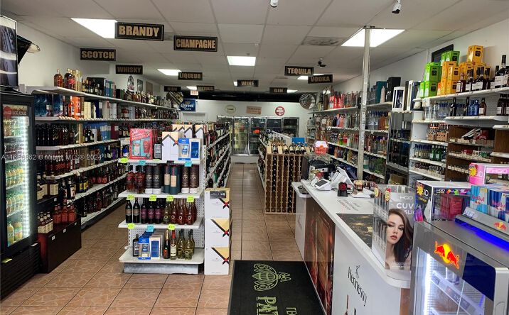 Pictures of Retail property located at 5483 west atlantic blvd, Margate, FL 33063 for sales - image #1