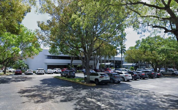 Pictures of Office property located at 2900 N Military Trl, Boca Raton, FL 33431 for sales - image #1