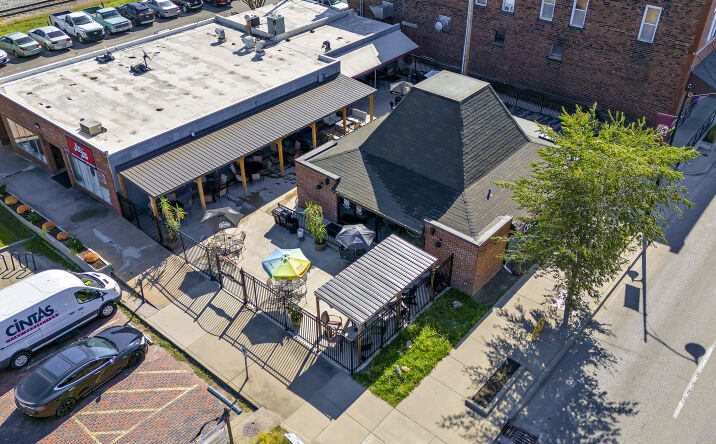 Pictures of Retail property located at 101 W Monroe St, Carbondale, IL 62901 for sales - image #1