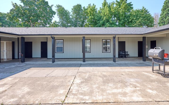 Pictures of Office, Senior Living property located at 1480 NE Laurel Ave, Woodburn, OR 97071 for sales - image #1