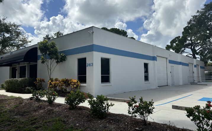Pictures of Industrial property located at 263 Field End St, Sarasota, FL 34240 for sales - image #1