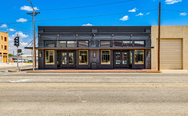 Pictures of Retail property located at 38 N Chadbourne St, San Angelo, TX 76903 for sales - image #1