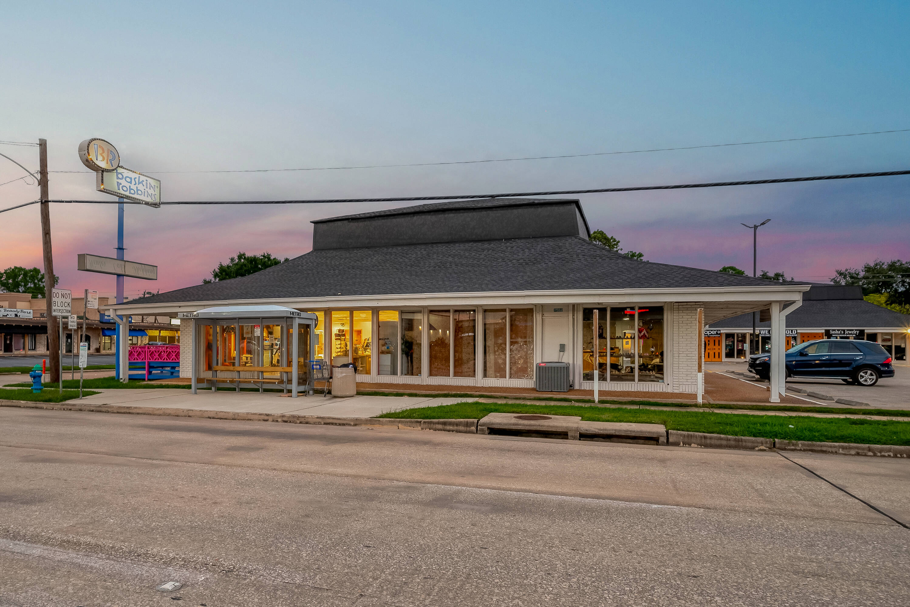 14501-14509 memorial Dr