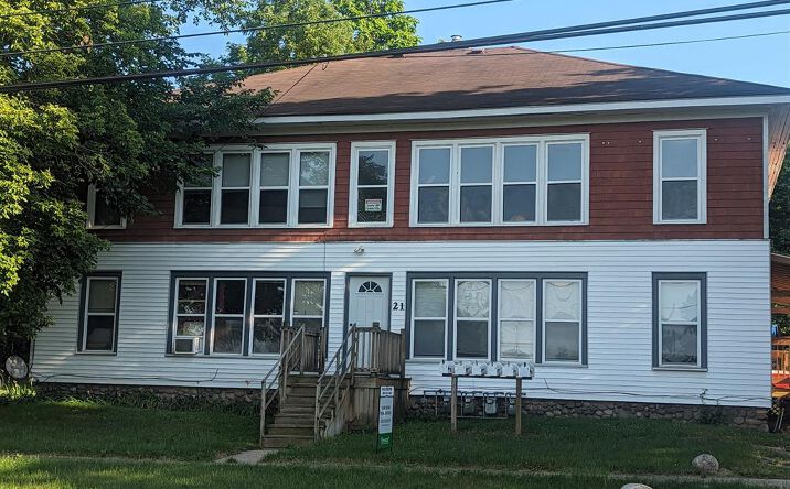 Pictures of Multifamily property located at 21 Spring St, Battle Creek, MI 49037 for sales - image #1