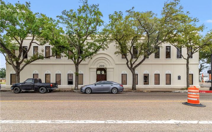 Pictures of Office property located at 200 N 12th Avenue, Edinburg, TX 78541 for sales - image #1
