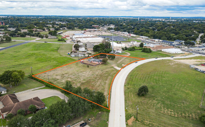 Pictures of Land property located at 2224 S Chappell Hill St, Brenham, TX 77833 for sales - image #1