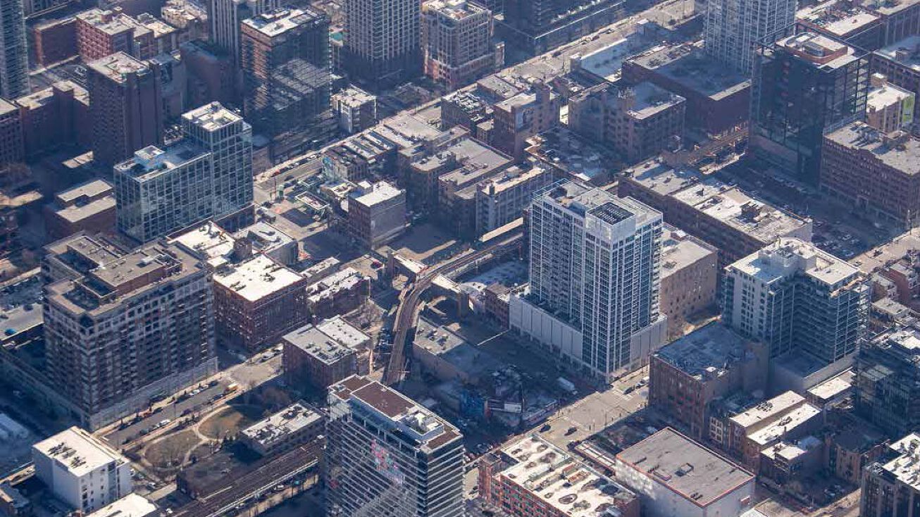 225 W Chicago Ave, Chicago, IL 60654