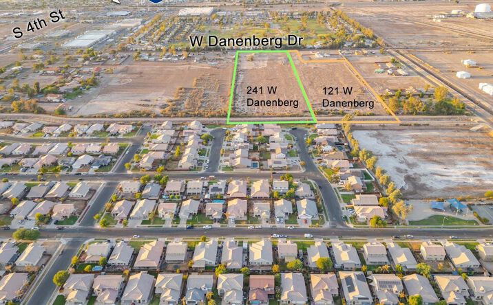 Pictures of Land property located at 241 W Danenberg Dr, El Centro, CA 92243 for sales - image #1