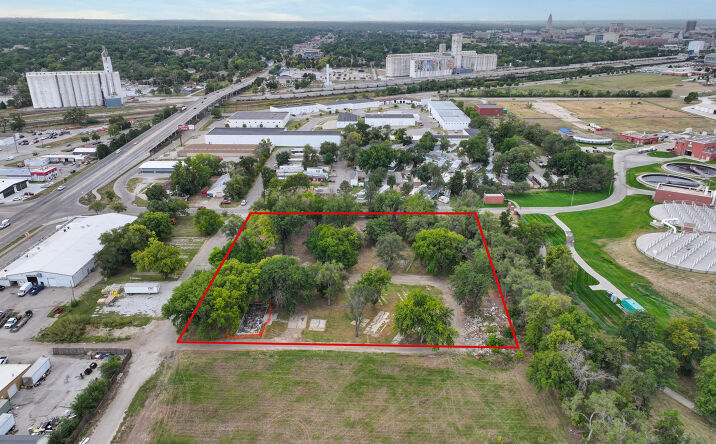 Pictures of Land property located at 2701 N 27th St, Lincoln, NE 68521 for sales - image #1