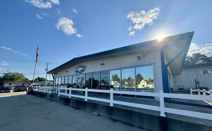 Pictures of Mixed Use, Retail property located at 201 Rossville Rd, Waukon, IA 52172 for sales - image #1