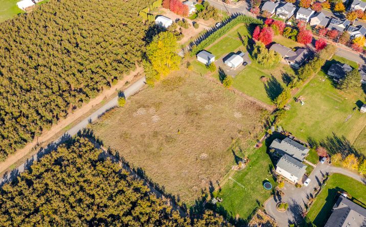 Pictures of Land property located at NE Cullen Rd, Newberg, OR 97132 for sales - image #1