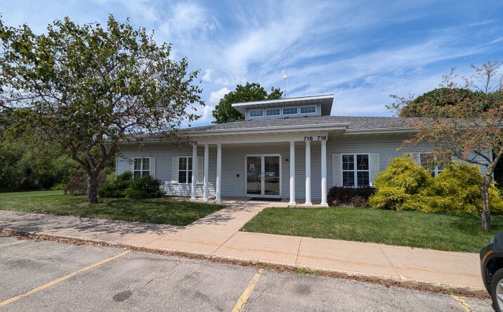 Pictures of Office property located at 712 Lois Dr, Sun Prairie, WI 53590 for comps - image #1