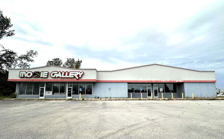 Pictures of Retail property located at 3853 N Huron Rd, Pinconning, MI 48650 for sales - image #1