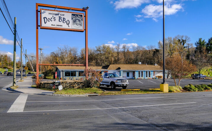 Pictures of Mixed Use, Office, Retail property located at 865 John Marshall Hwy, Front Royal, VA 22630 for sales - image #1