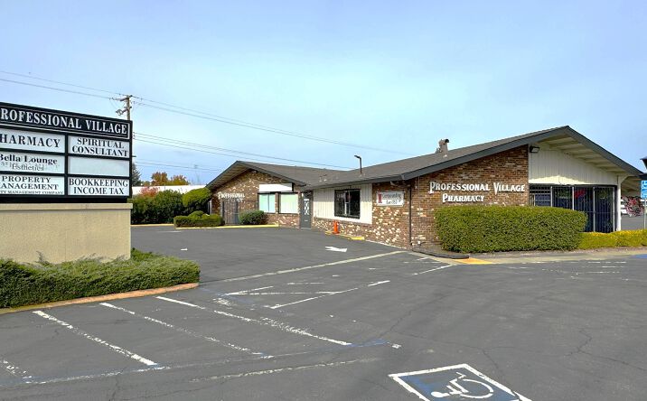 Pictures of Retail, Office, Hospitality property located at 3301 Arden Wy, Sacramento, CA 95825 for sales - image #1